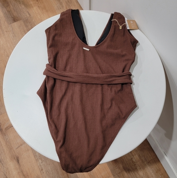 Berlook Black One Shoulder Cut Out One-Piece Swimsuit - Picture 4 of 7